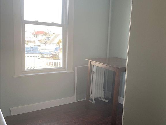 4th image of 110 Grand Blvd APT 3
