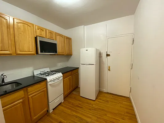 Rented by GreenVill Real Estate LLC | media 1