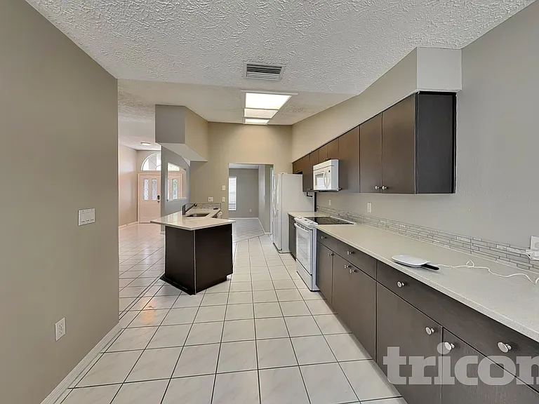 7028 Covewood Dr — Photo 6