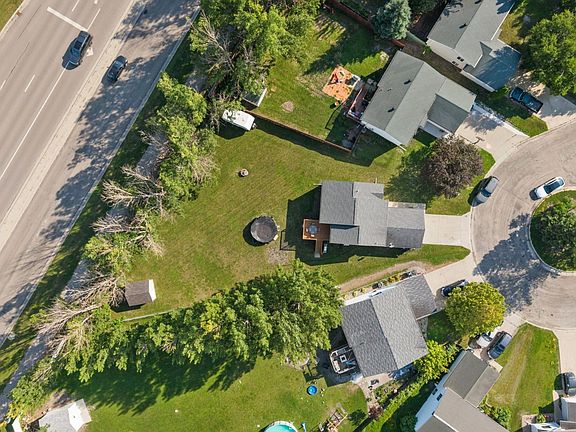 4th image of 3737 Village Green Cir
