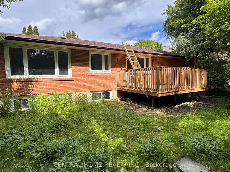 100 Burbank Dr — Photo 36