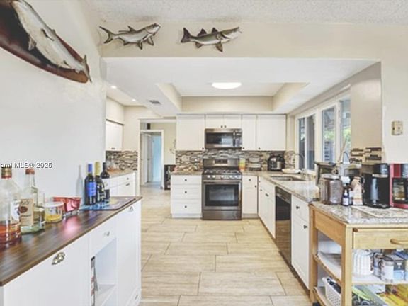 4th image of 9510 NW 20th Pl