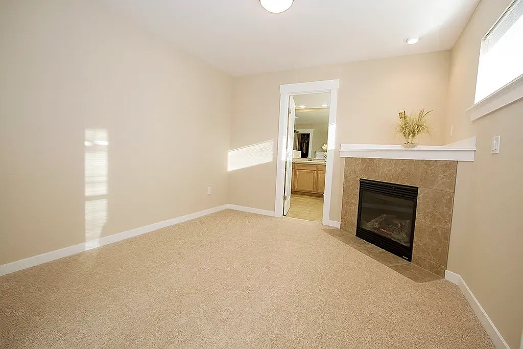 3 bed, 2.5 bath, 3093 sqft, $4,500 — Photo 2