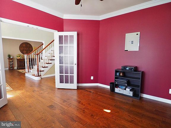 5th image of 18 Country Manor Dr
