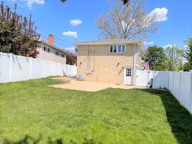 1st image of 888 S Cadwell Ave