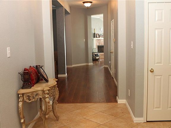 5th image of 1600 Blackstone Dr