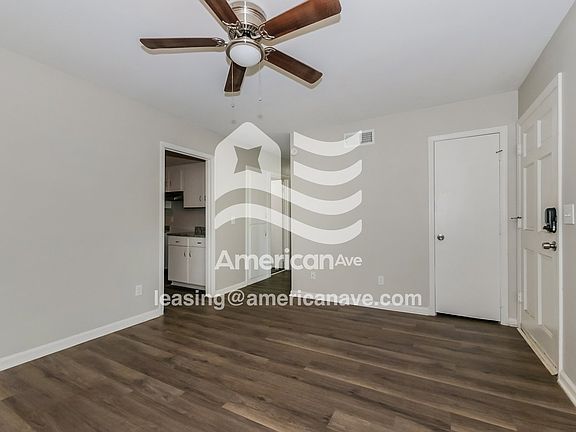 1457602_003_wm_-_living_room_13160783.jpg