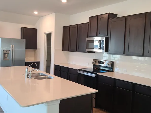 217 Balsam St, Hutto, TX 78634