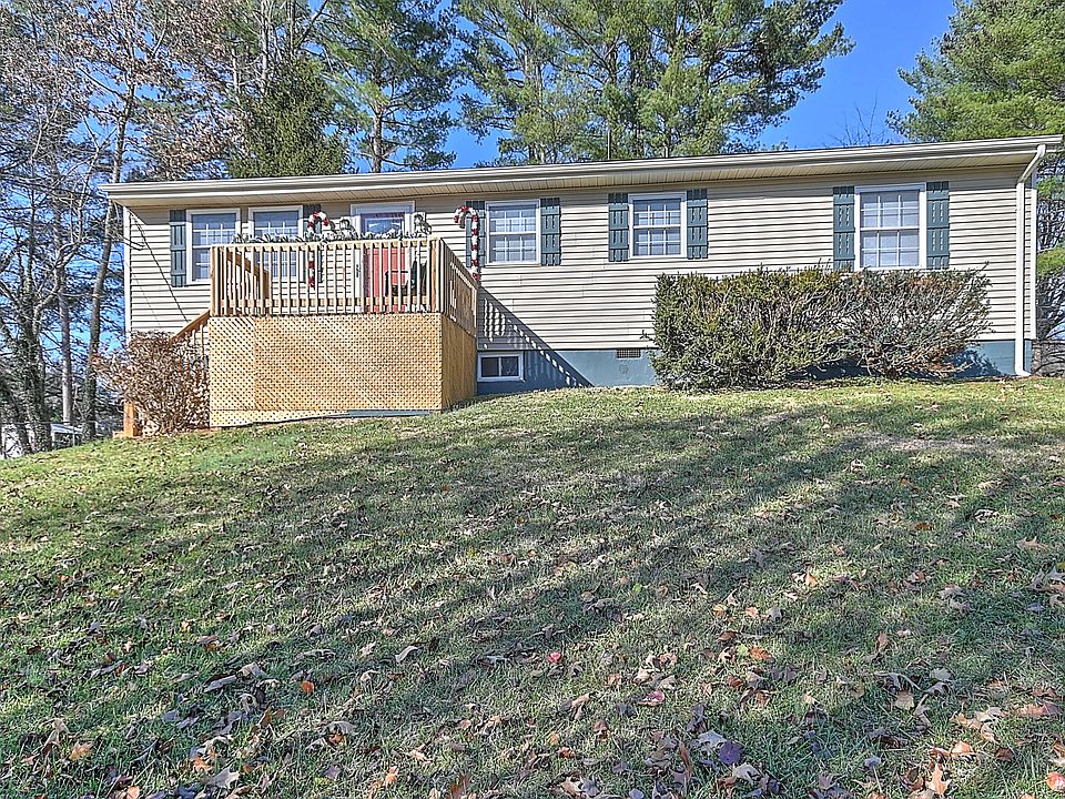 1st image of 296 Blackburn Cir