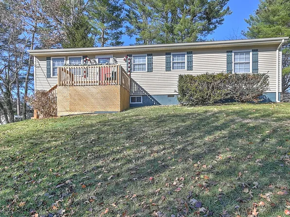 296 Blackburn Cir, Bristol, TN 37620