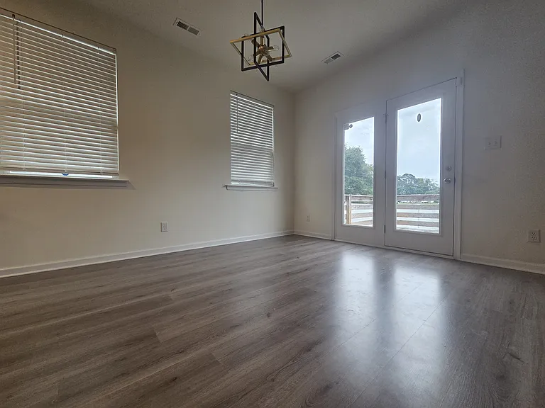 125 Meadows Landing Ln — Photo 9