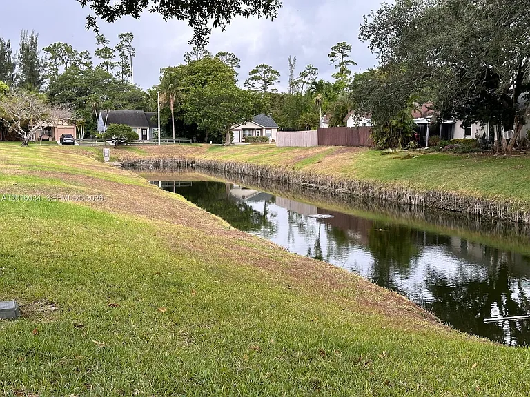 11143 Model Cir E — Photo 12