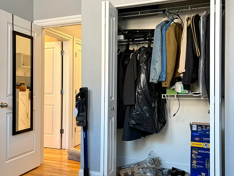 Bedroom 2 (10x10)