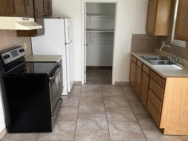 155 Westminster Ave — Photo 3