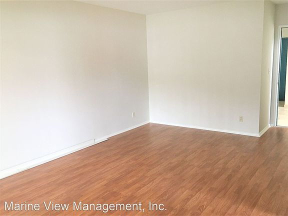 3rd image of 351 Palos Verdes Blvd #1