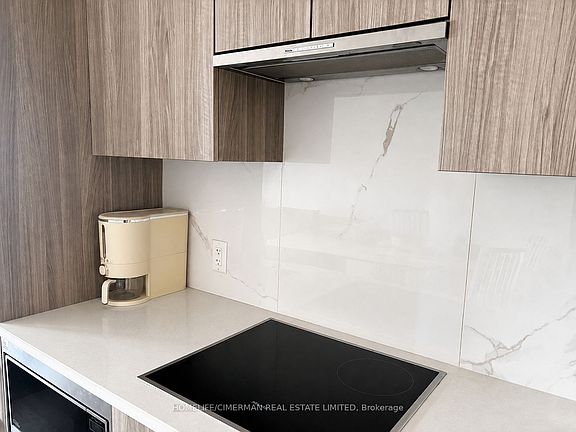 3rd image of 27 McMahon Dr #905