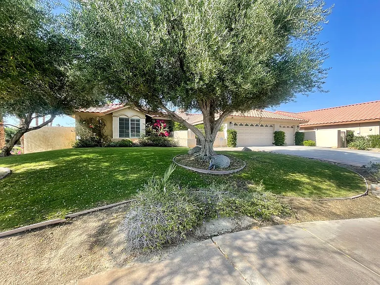 76920 Sheffield Ct — Photo 2