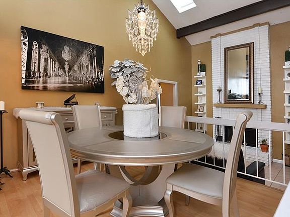 5th image of 1032 Windsong Cir