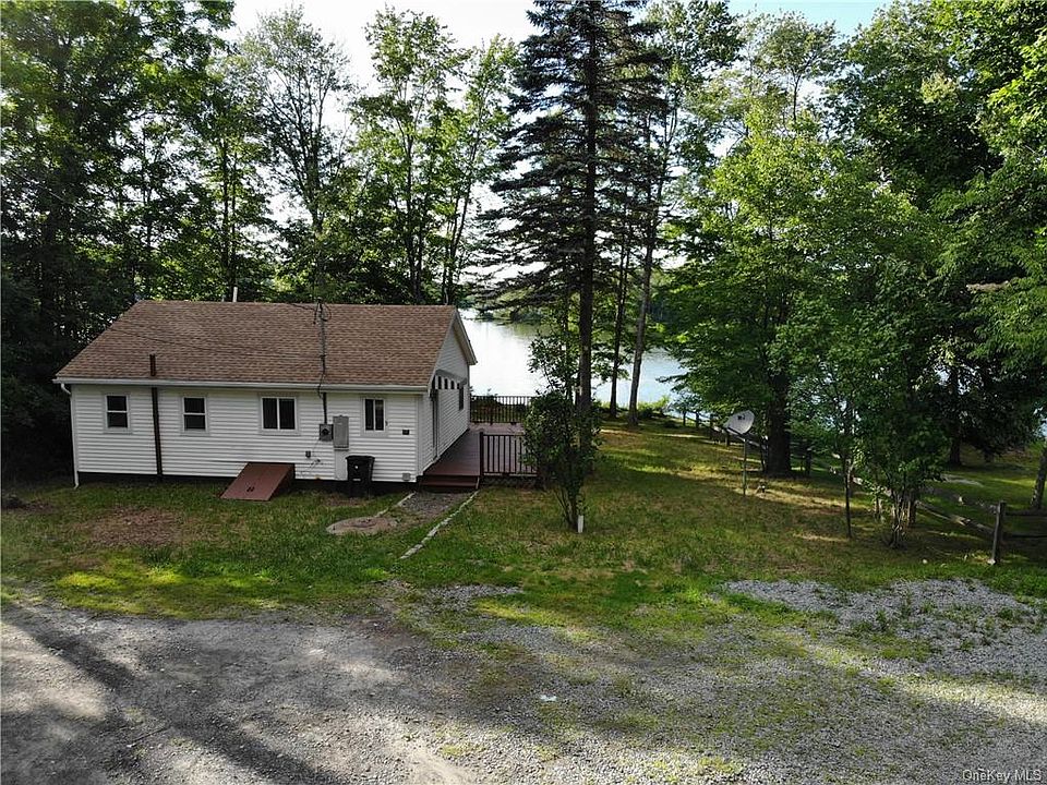 1st image of 9 Redwood Ln