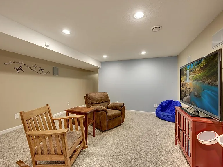 1187 Blackhawk Dr SW — Photo 36