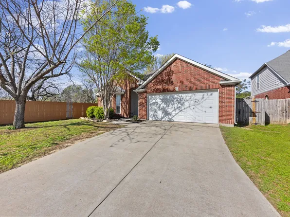 814 Lake Bluff Dr, Lake Dallas, TX 75065