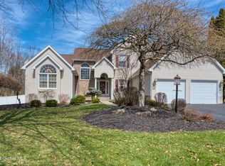 206 Wycham Ct, Slingerlands, NY 12159