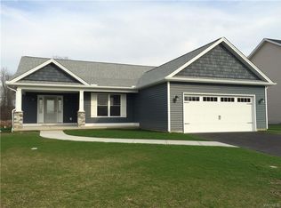 9 Pear Tree Ln, Lancaster, NY 14086