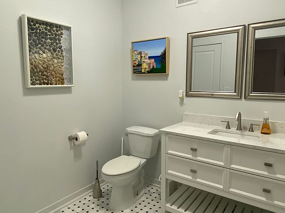 4th image of 619 8th St SE Unit 113