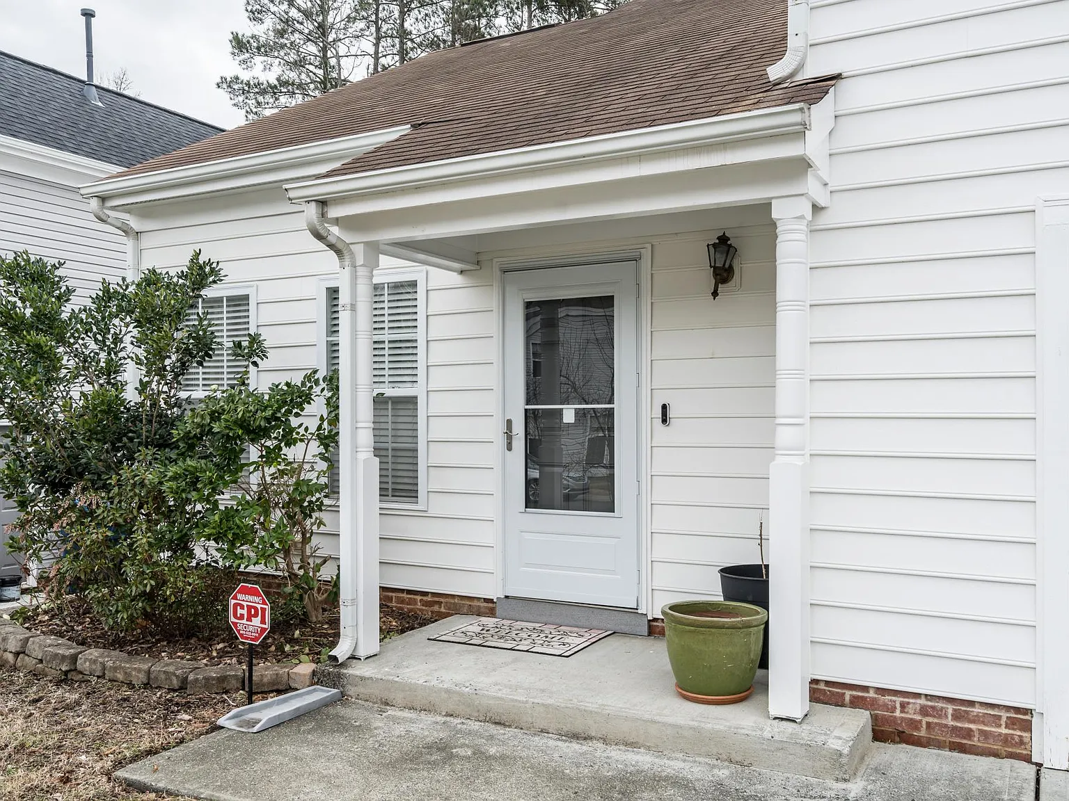 3 bed, 2.5 bath, 1600 sqft, $2,295 — Photo 3