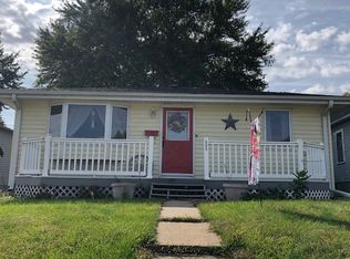 805 W 8th St, Yankton, SD 57078
