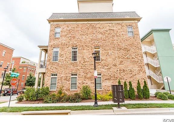 3rd image of 2400 Liesfeld Pkwy #2400