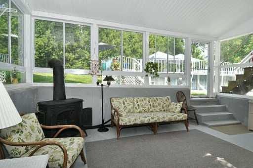 5th image of 16 Louise Dr