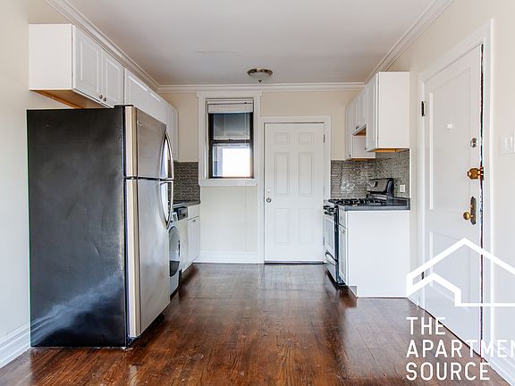 2nd image of 1056 W Lill Ave #2