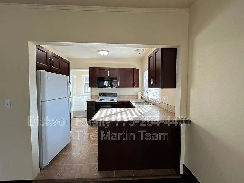 2 bed, 1.0 bath, 984 sqft, $1,790 — Photo 3