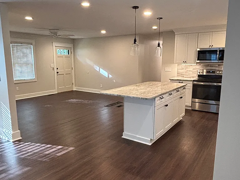 205 McArthur St — Photo 17