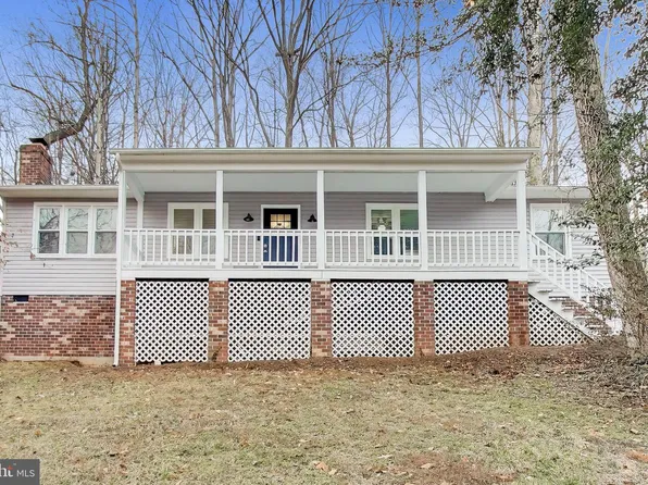 2413 Harpoon Dr, Stafford, VA 22554