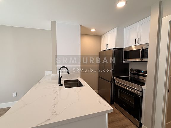 5th image of 4767 Mansfield St APT 13