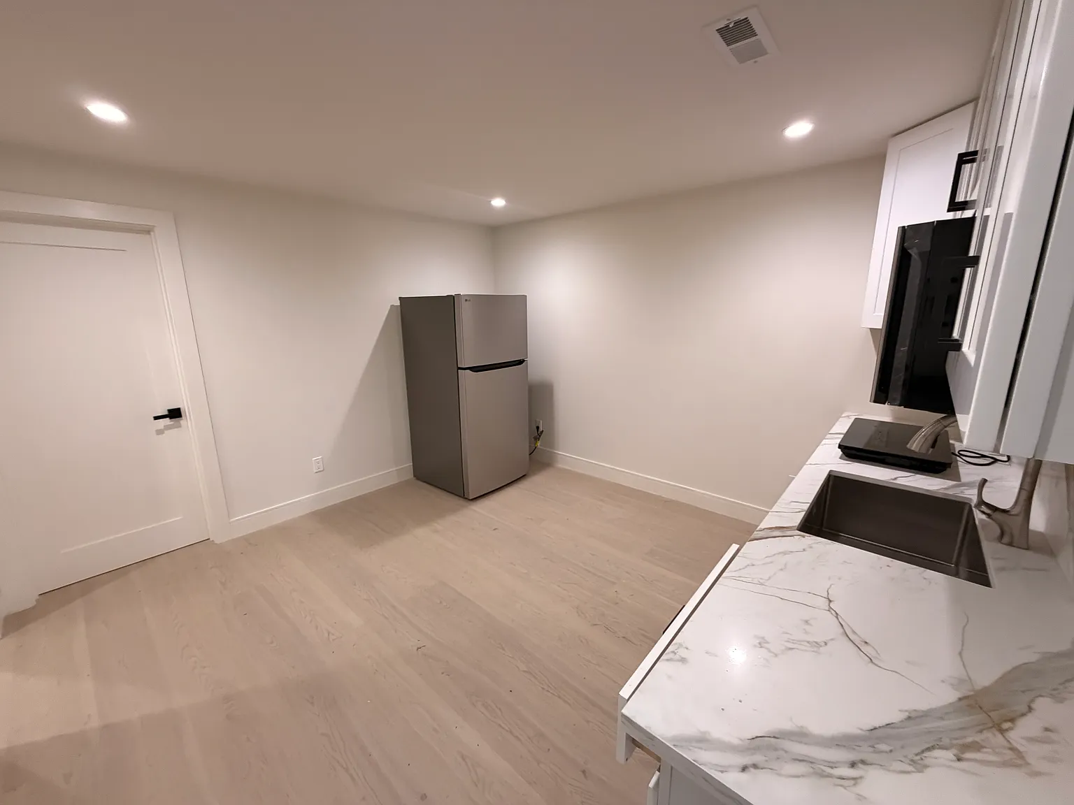 1283 Gilman Ave — Photo 4