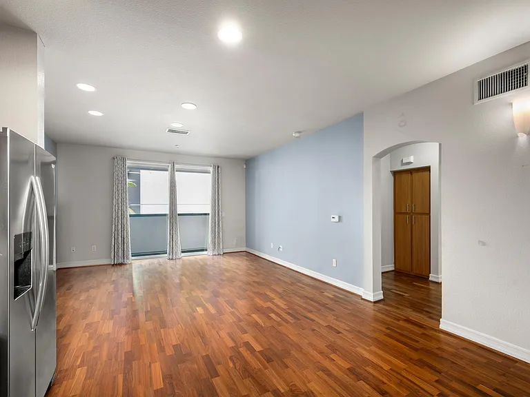 525 11th Ave #1301 — Photo 12
