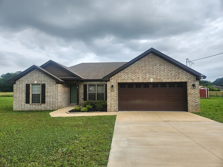 284 Walker Rd — Photo 1
