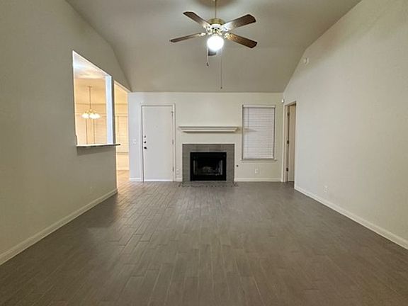 3rd image of 813 Deercreek Ln