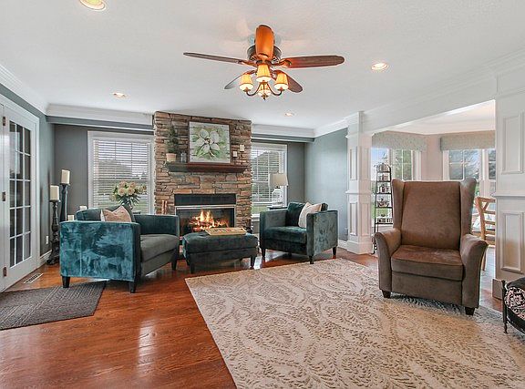 4th image of 3349 Woodhaven Dr