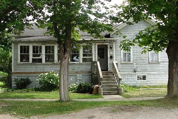 2nd image of 200 Peninsular Ave