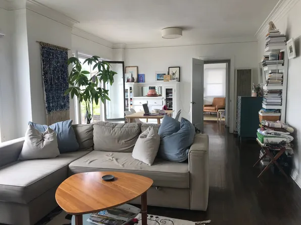 704 N Rampart Blvd, Los Angeles, CA 90026