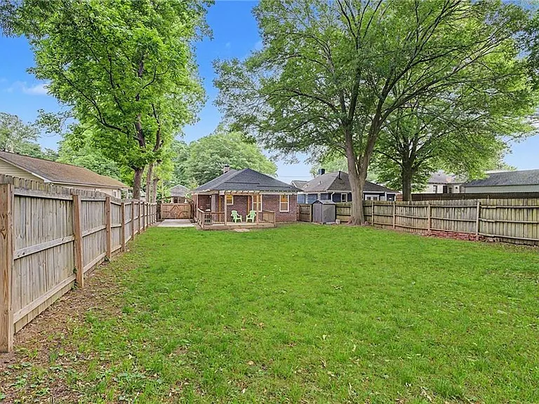 827 Elbert St SW — Photo 28