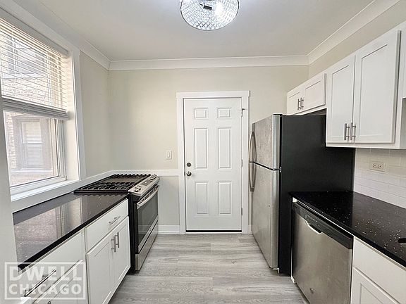 3rd image of 4216 N Clark St #1417-1