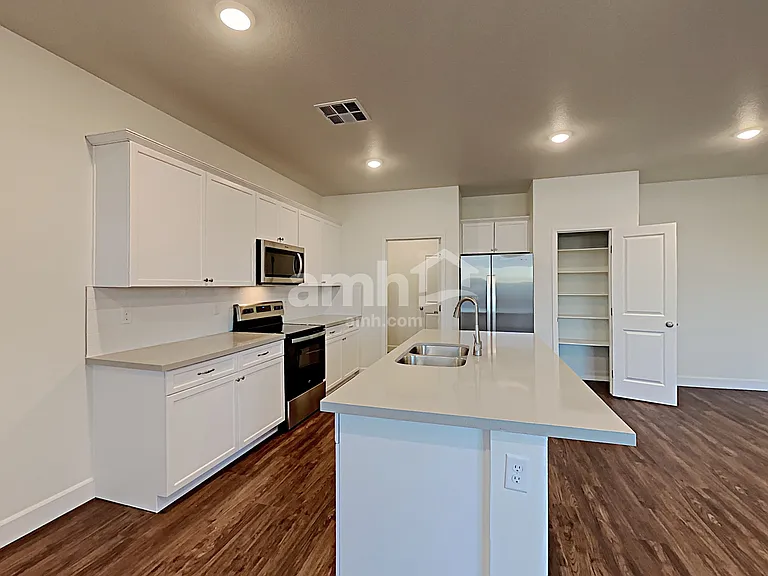 6043 Schmidt St — Photo 4