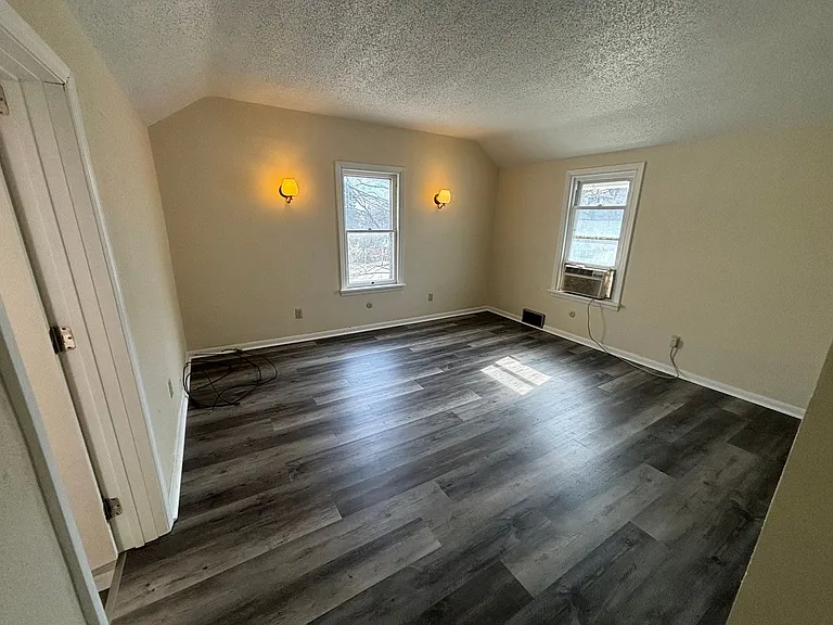 101 Stokes Ave — Photo 8