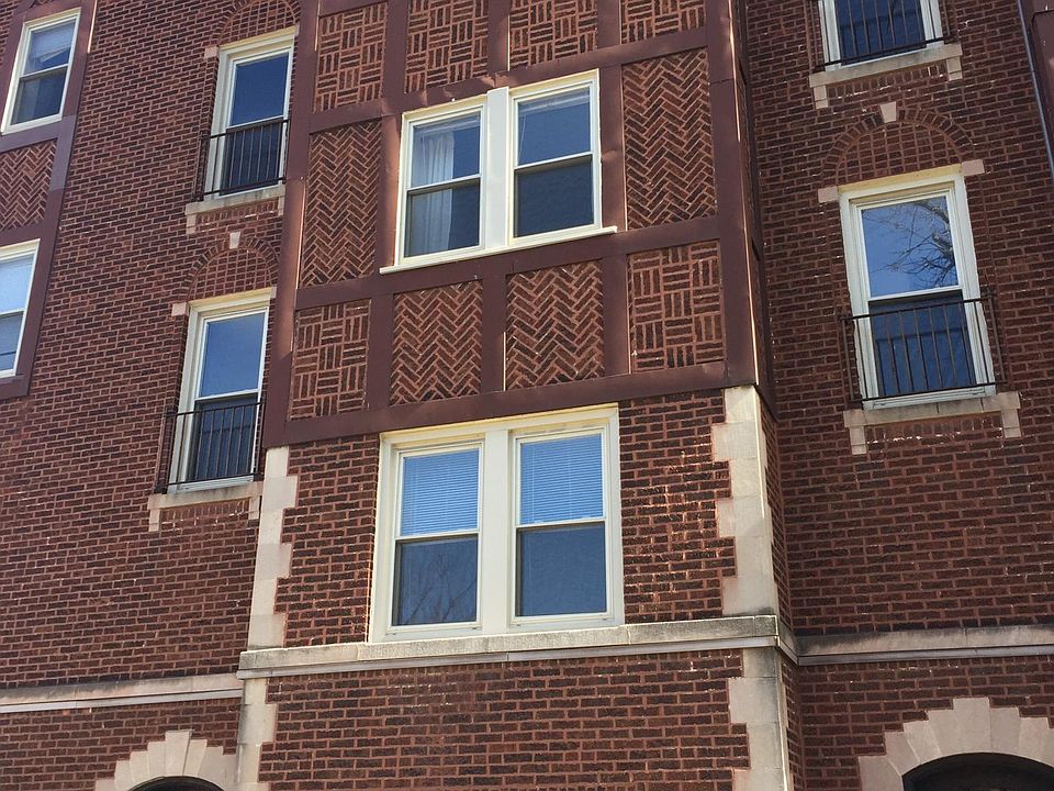 1st image of 2615 W Wellington Ave APT 2G