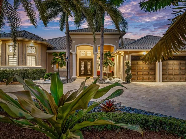 13725 NW 12th Ct, Pembroke Pines, FL 33028